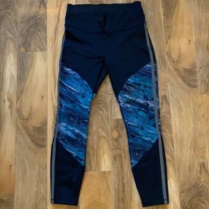 Lululemon leggings with side reflector strip sz. 8